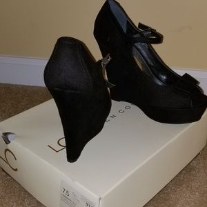 Black wedge platform shoes